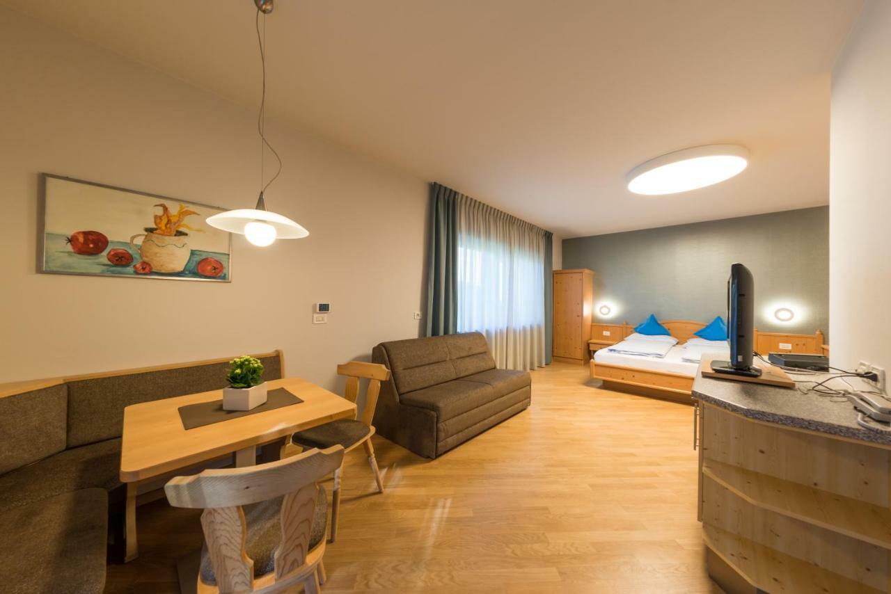 Residence Neuhaeuslhof Merano Esterno foto