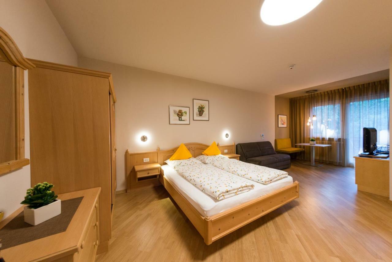 Residence Neuhaeuslhof Merano Esterno foto