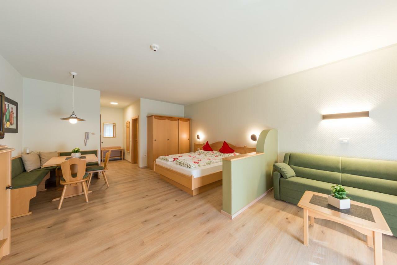 Residence Neuhaeuslhof Merano Esterno foto